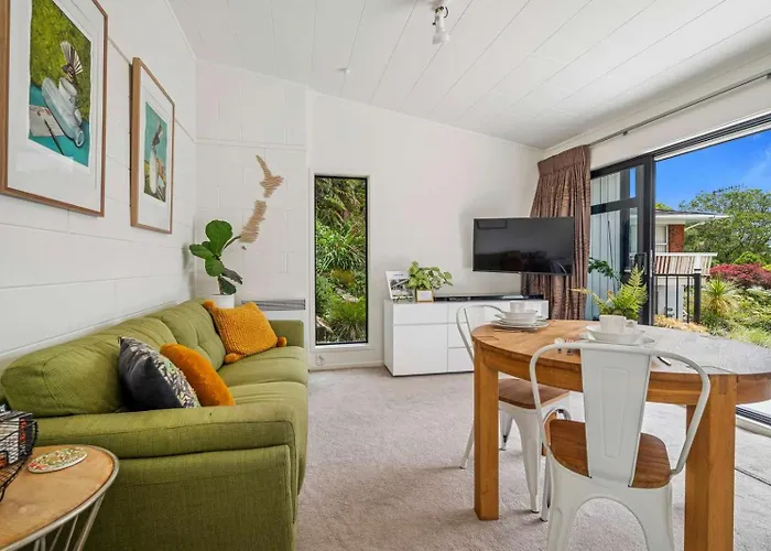Manahi - Cute One Bedroom With Sun Deck And Great Views *
