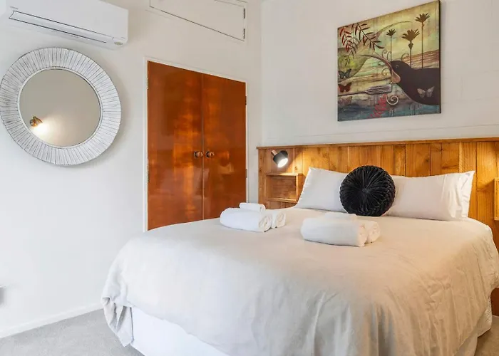 Manahi - Cute One Bedroom With Sun Deck And Great Views *